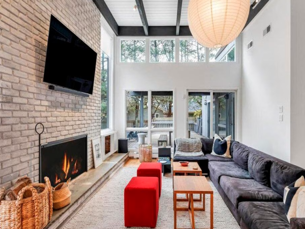 Luxurious 3-Bedroom Retreat in Hampton Bays - Your Coastal Escape Awaits